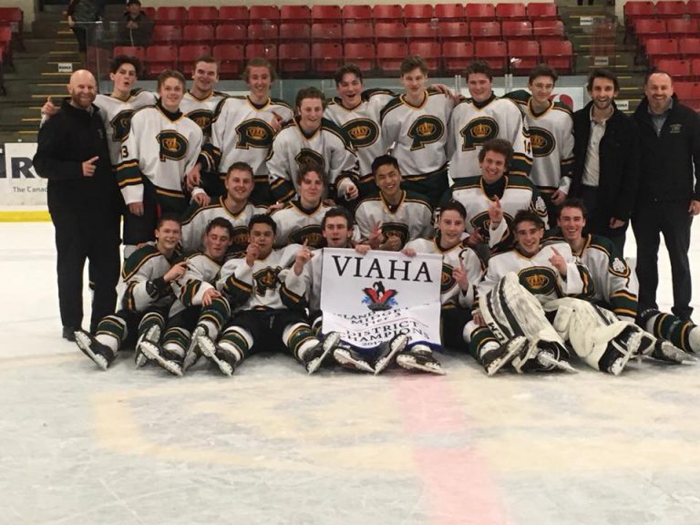 Local hockey team fundraising to get to provincials