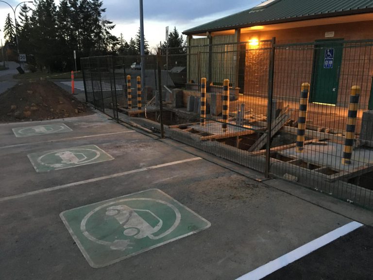 CVRD DIRECTOR WELCOMES BUCKLEY BAY CHARGING STATION