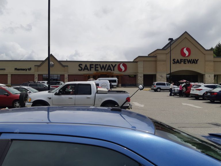 Safeway to close for rebranding