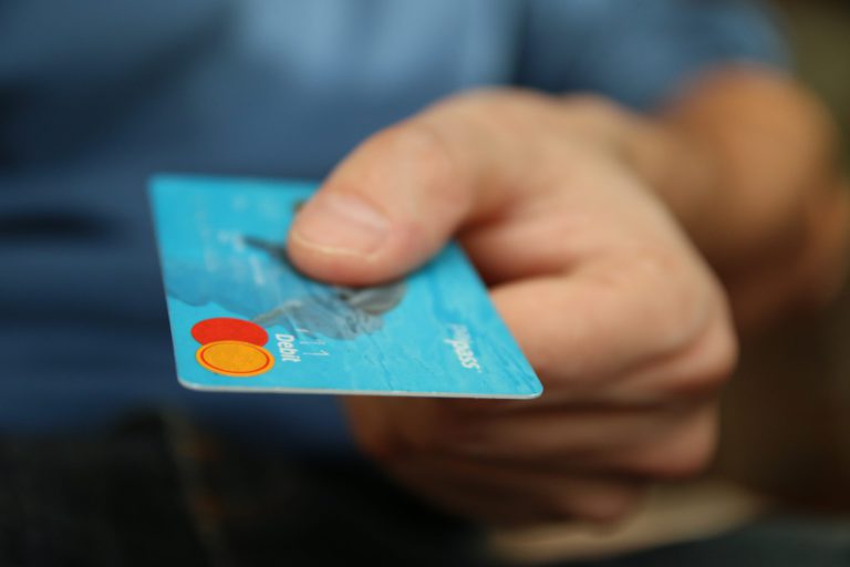 Credit cards from stolen wallet used around Powell River