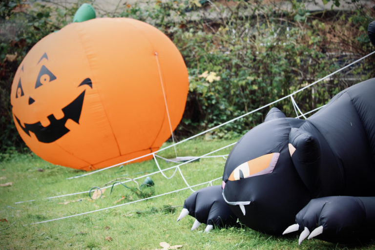 Halloween ‘mega displays’ on the rise in local neighborhoods: BC Hydro