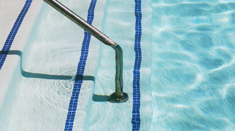 Vancouver Island lifeguards to keep pool swimmers following COVID rules