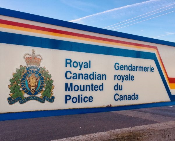 Suspected illicit drugs worth over $7,000 found on Powell River beach